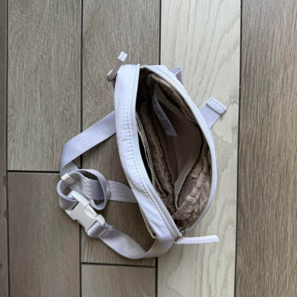 Athleta white waist bag athletic - Picture 4 of 6